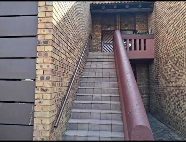2 BEDROOM TOWNHOUSE FOR SALE IN NEW REDRUTH